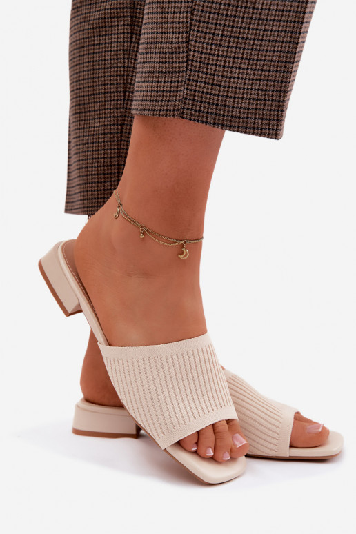 Chaussons en ivoire pour femmes avec de larges talons Belissea