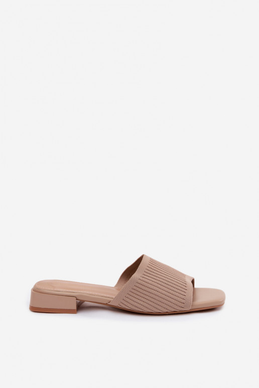 Chaussons pour femmes couleur sable avec de larges talons Belissea