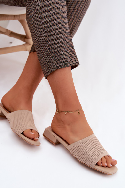  Pantoufles pour femmes avec des talons larges beige Belissea