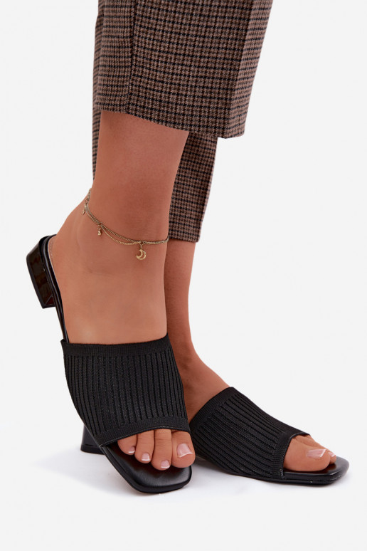  Pantoufles pour femmes avec des talons larges couleur noire Belissea