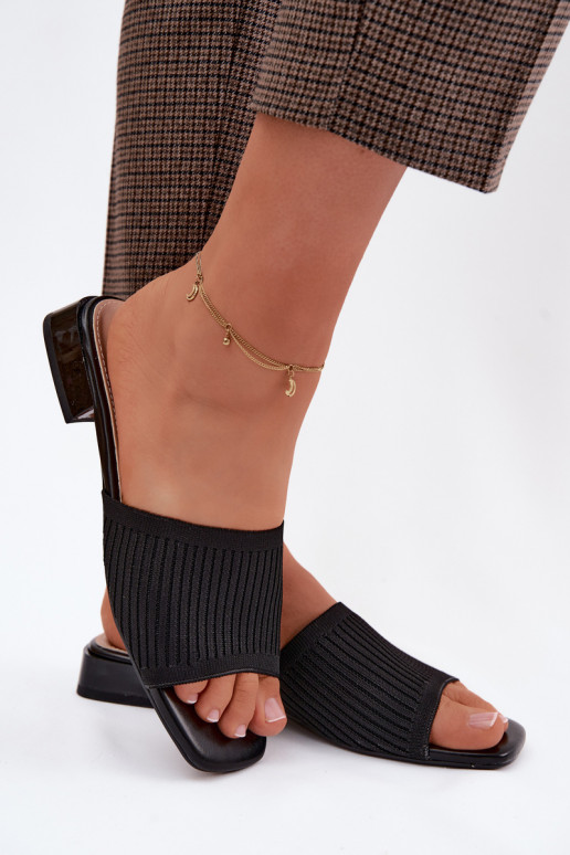  Pantoufles pour femmes avec des talons larges couleur noire Belissea