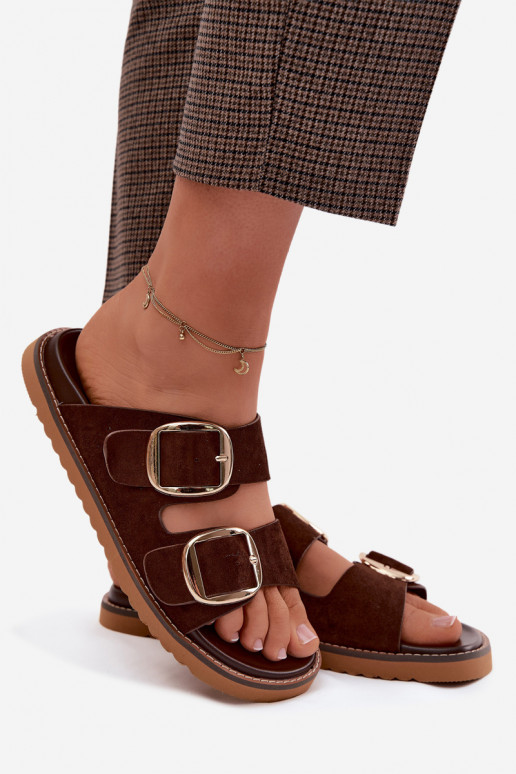 Pantoufles pour femmesImitacji en daimu couleur dorée avec boucles CzekoladoÀe Averia