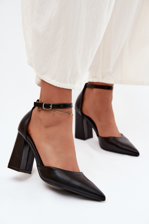 Escarpins en cuir synthétique couleur noire Selvra