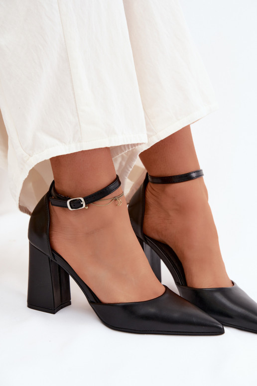 Escarpins en cuir synthétique couleur noire Selvra