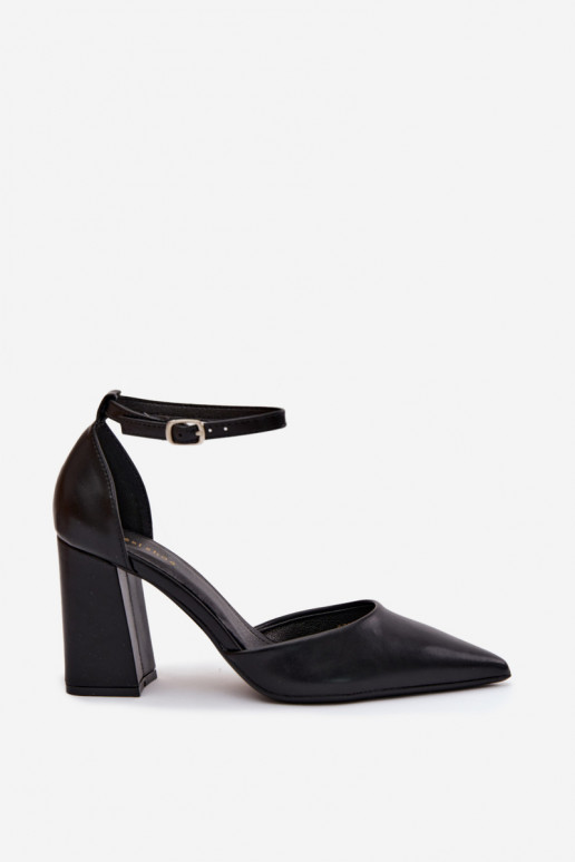 Escarpins en cuir synthétique couleur noire Selvra