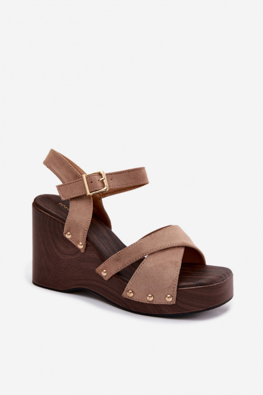 Sandales pour femmes avec une plateforme Ze couleur doréemi Goujons beige Velvra