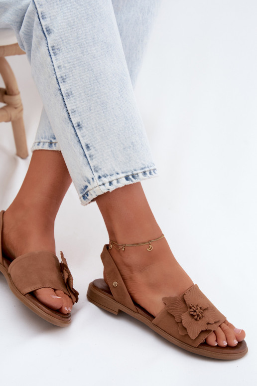 Peau Sandales en daim avec des talons larges Avec des décorations Une fleur Zazoo 407471 marron