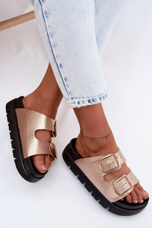 Chaussons pour femmes à plateforme avec boucles Lee Cooper LCIN-26-35-4462L en or