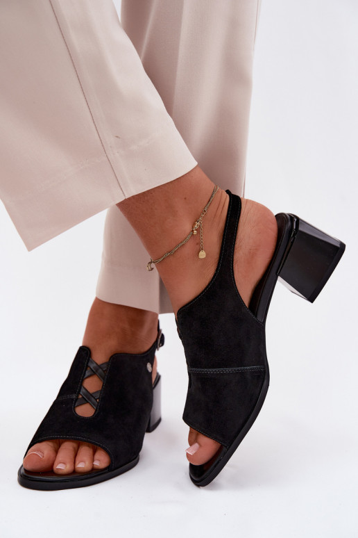 des sandalesActivéturalnego en daimu avec des talons Il fautciejka K7521-01 couleur noire