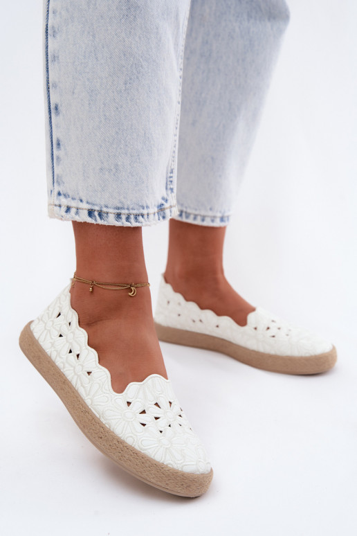 Espadrilles avec éléments ajourés et fleurs en couleur blanche Merivelle