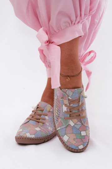 À motifs avec des éléments ajourés chaussures FémininActivéturalnego en daimu Couleurs différentes Belessa 2