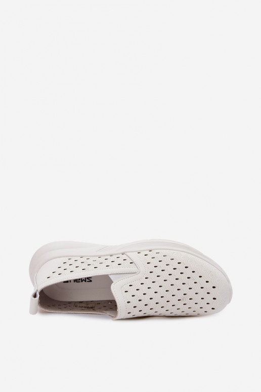 Chaussures slip-on avec éléments ajourés en cuir synthétique de couleur blanche Geressa