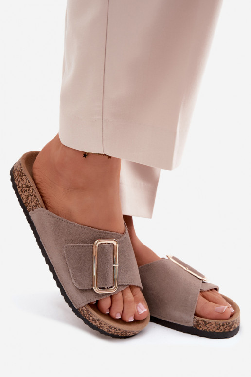 Chaussons pour femmes en faux daim avec boucles couleur sable Beryl
