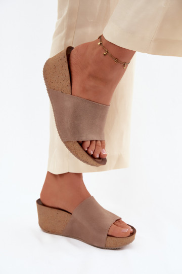 Chaussons en faux daim sur semelle en liège couleur sable Zazoo 40311