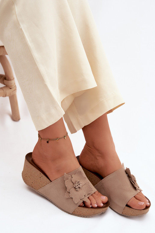 Chaussons en faux daim avec plateforme et fleurs décoratives Zazoo 40312 couleur cappuccino