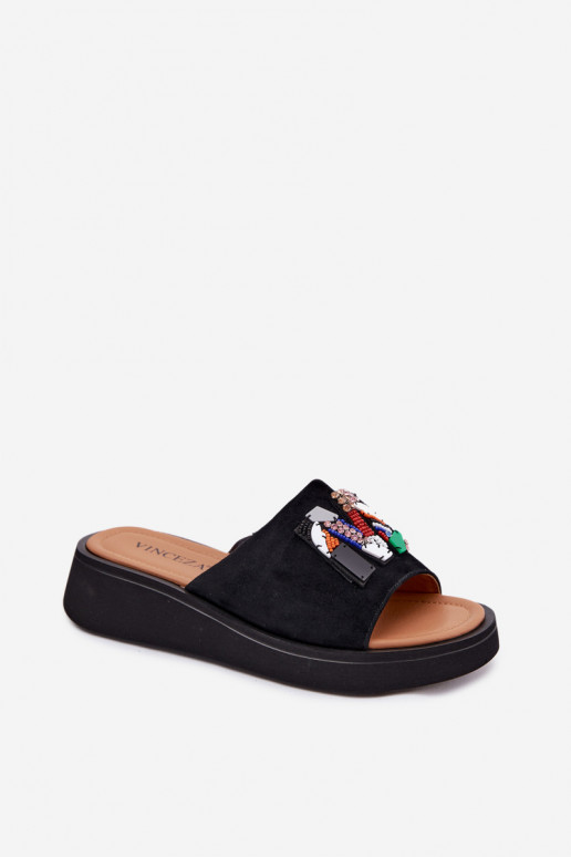 Chaussons en faux daim avec ornements et plateforme Vinceza 66942 couleur noire