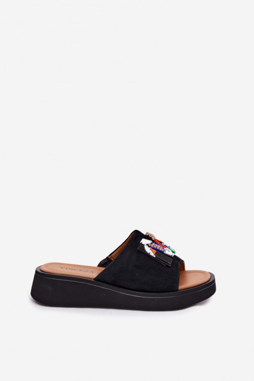Chaussons en faux daim avec ornements et plateforme Vinceza 66942 couleur noire