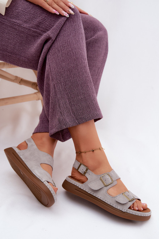 Sandales pour femmes en daim synthétique gris avec boucles Vinceza 79620