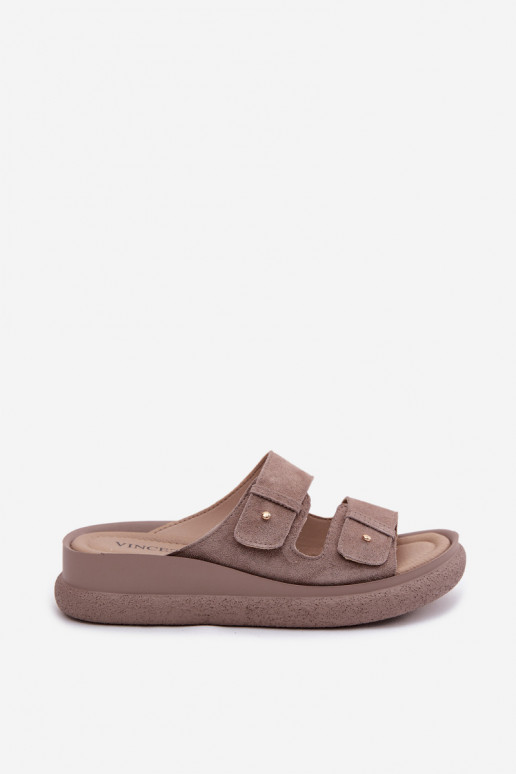Chaussons pour femmes en daim synthétique couleur sable sur une plateforme Vinceza 66916
