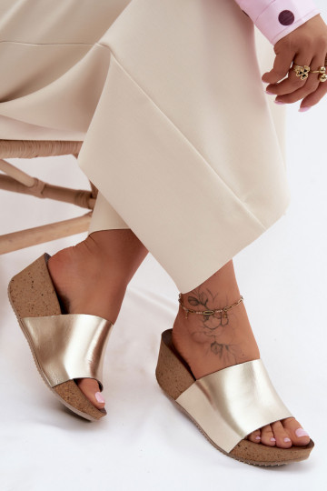 Chaussons en cuir dorés Zazoo 40291 avec semelle en liège