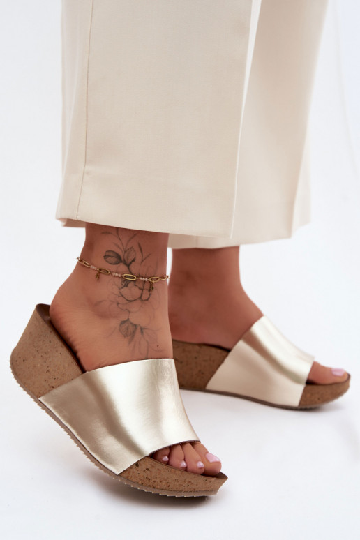 Chaussons en cuir dorés Zazoo 40291 avec semelle en liège