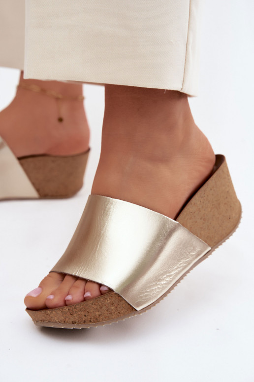 Chaussons en cuir dorés Zazoo 40291 avec semelle en liège