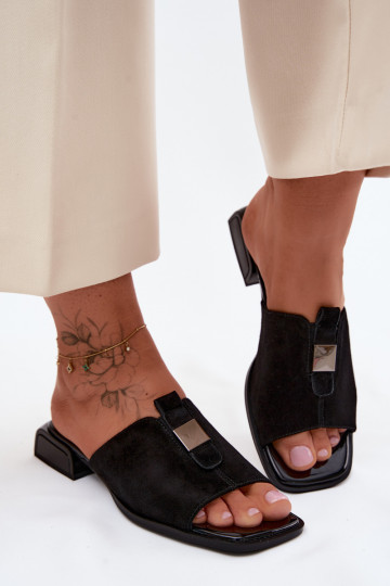 Chaussons pour femmes noirs élégants en daim naturel D&A