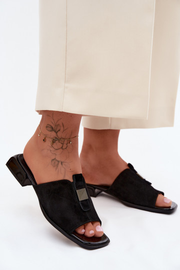 Chaussons pour femmes noirs élégants en daim naturel D&A 2