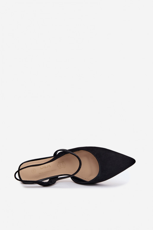 Escarpins en daim noirs élégants avec des brides décoratives D&A