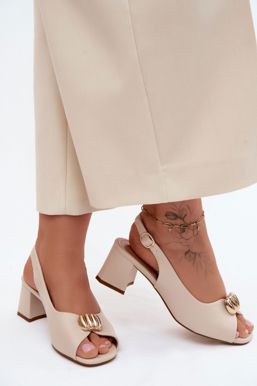 Sandales pour femmes avec détails dorés sur un talon bloc Sergio Leone SK159 couleur sable