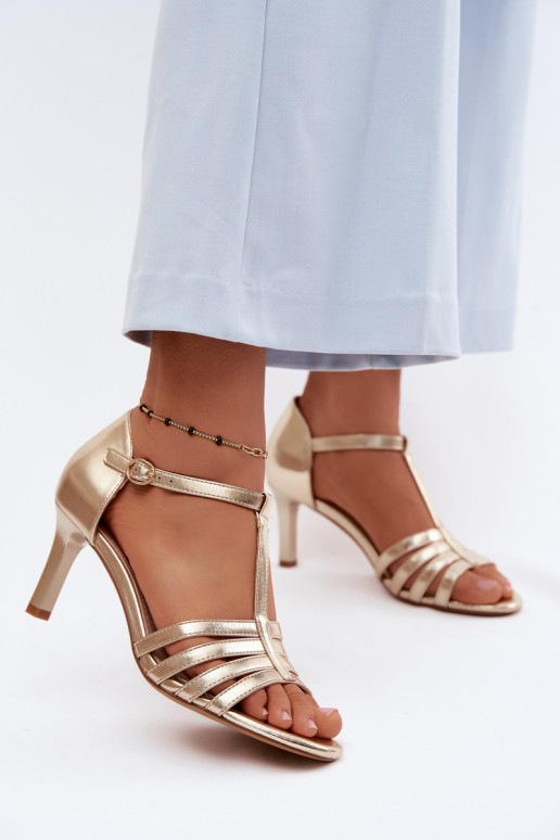 Sandales pour femmes avec des bandes Activé Smukłym Obcasie Sergio Leone SK132 couleur dorée