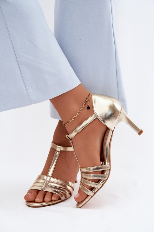 Sandales pour femmes avec des bandes Activé Smukłym Obcasie Sergio Leone SK132 couleur dorée