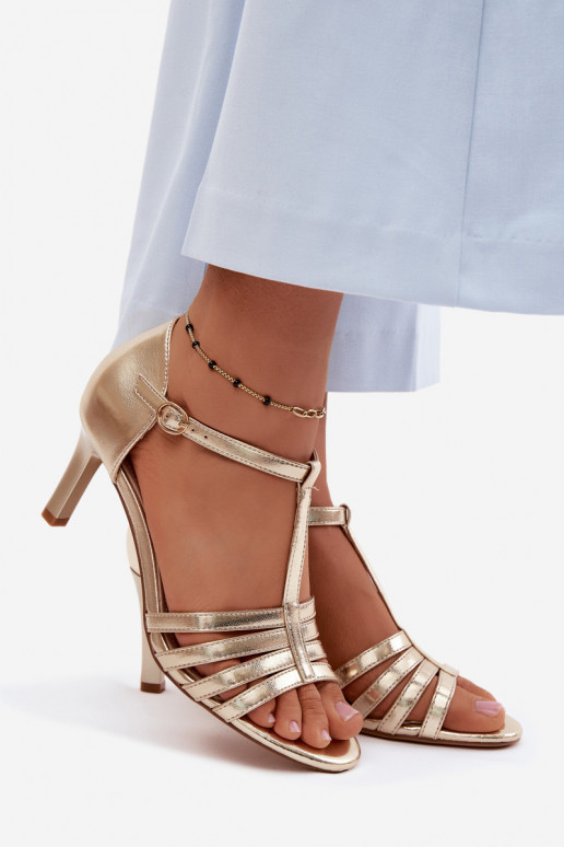 Sandales pour femmes avec des bandes Activé Smukłym Obcasie Sergio Leone SK132 couleur dorée