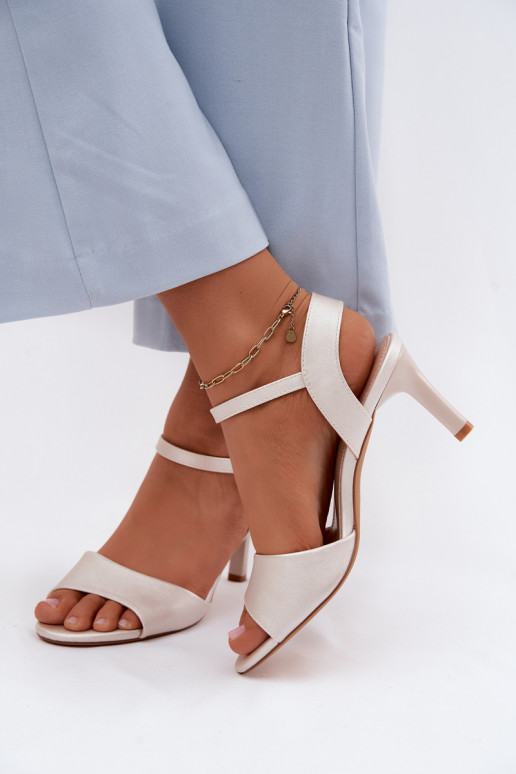 Sandales pour femmes Activé Smukłym Obcasie Sergio Leone SK347 couleur argent