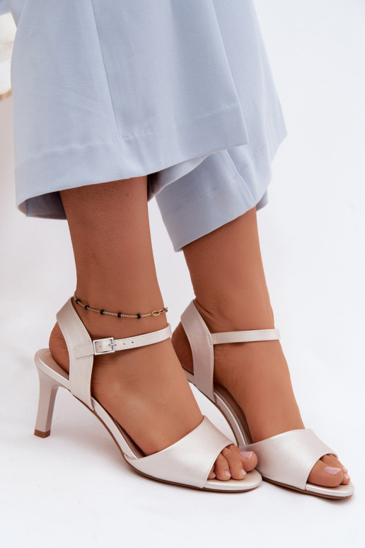 Sandales pour femmes sur un talon fin couleur argent par Sergio Leone