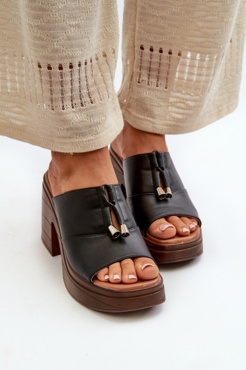 Chaussons pour femmes en simili cuir à plateforme de couleur noire Dafira 2
