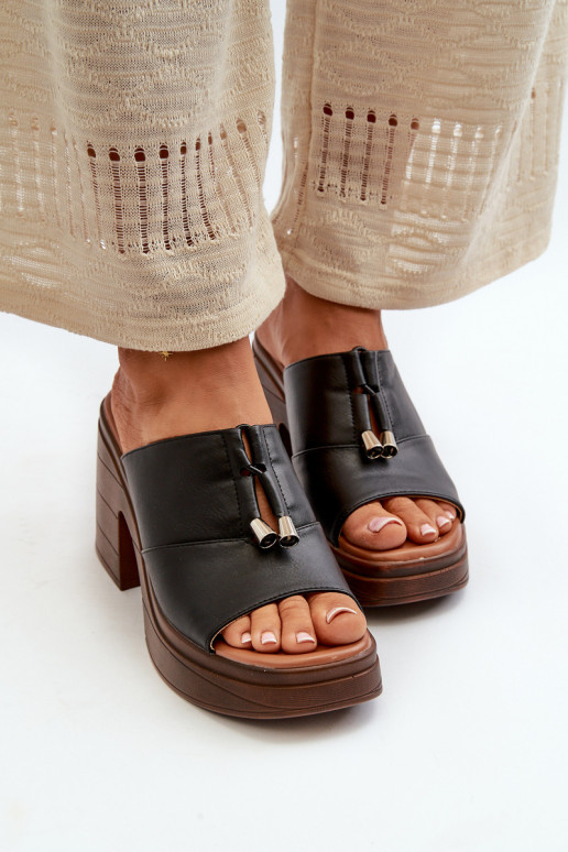 Pantoufles pour femmes en cuir écologique avec une plateforme I Klocku couleur noire Dafira