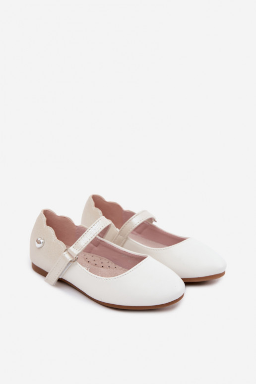 Ballerines pour enfants avec sangles et fermetures adhésives avec cœurs blanches Mossy