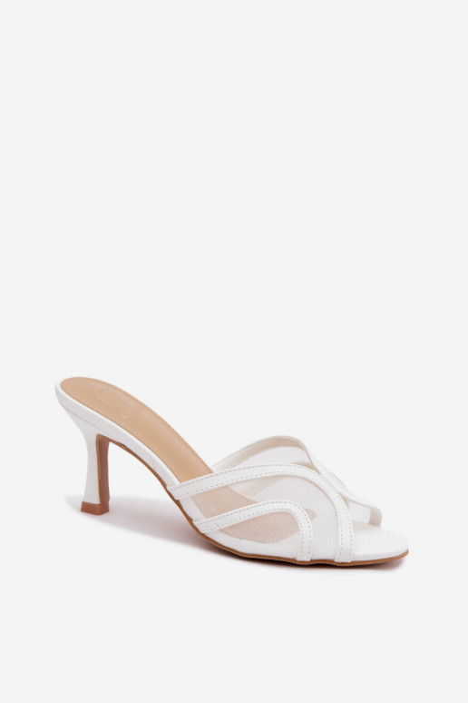 Chaussons avec des talons Typu Szpilka avec maille couleur blanche Starla
