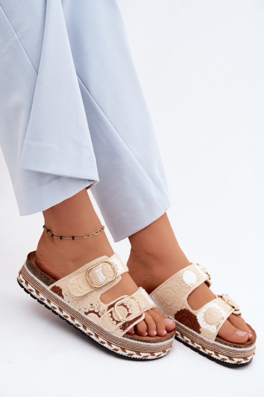 SzydełkoÀe Chaussons avec une plateforme avec boucles beige Glimma
