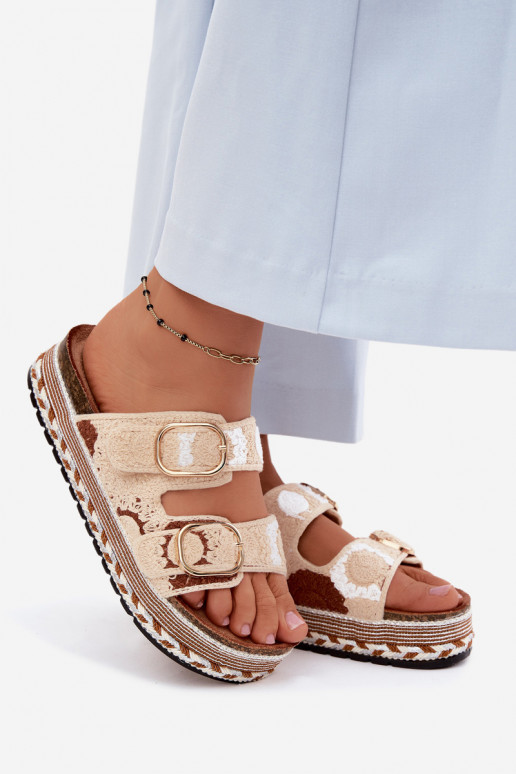 SzydełkoÀe Chaussons avec une plateforme avec boucles beige Glimma