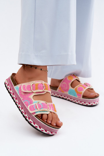 SzydełkoÀe Chaussons avec une plateforme avec boucles couleur rose Glimma 2