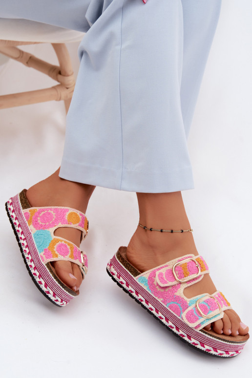 SzydełkoÀe Chaussons avec une plateforme avec boucles couleur rose Glimma