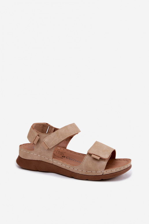 Sandales pour femmes avec une plateforme beige Linora