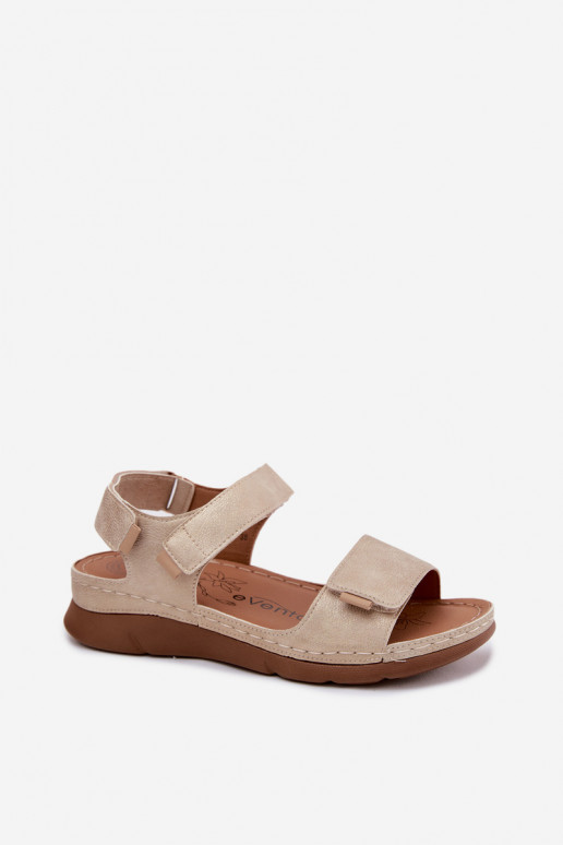 Sandales pour femmes avec une plateforme couleur dorée Linora