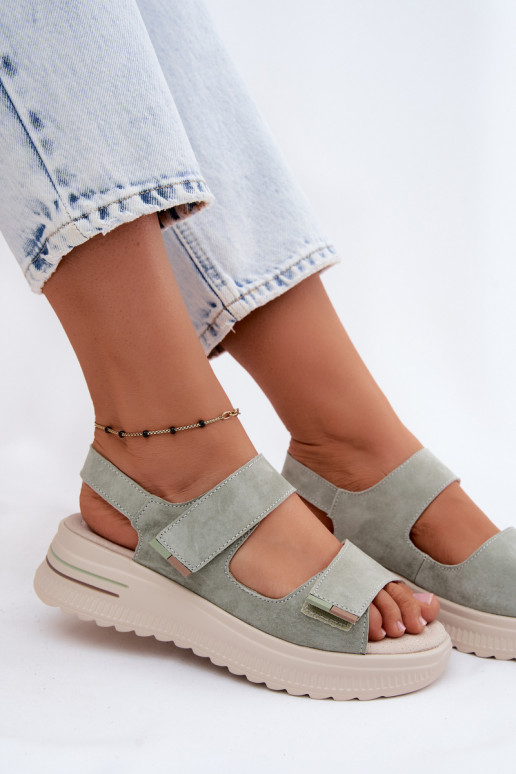 Peau Sandales femme en daim avec une plateforme couleur verte Peria