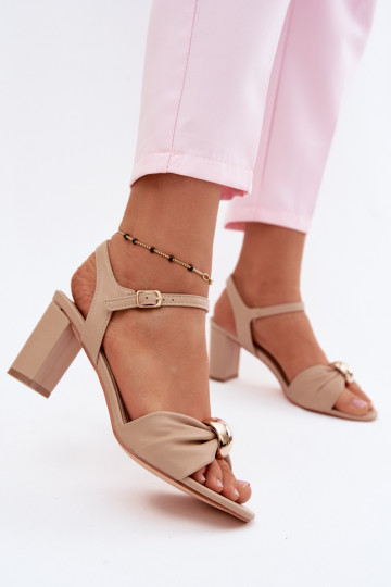 Sandales pour femmes en simili cuir avec talons couleur sable Spella