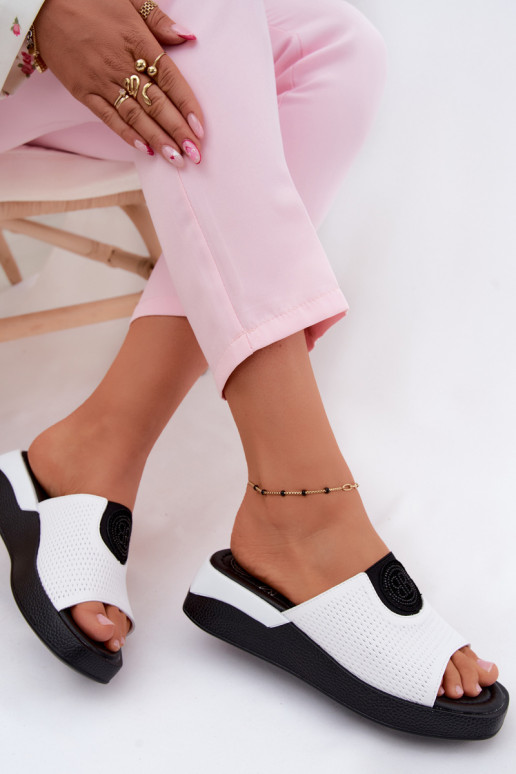 Pantoufles en cuir Féminin Activé cothurneie couleur blanche Fablee