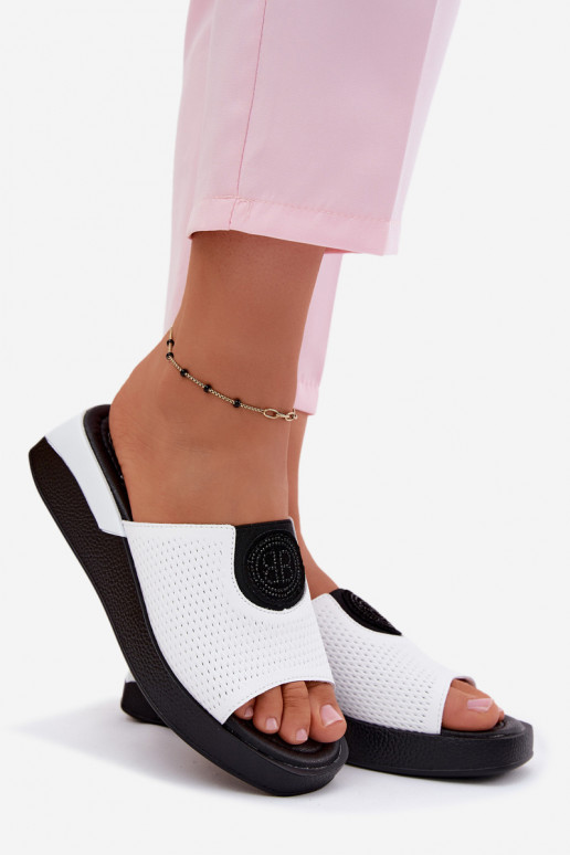 Pantoufles en cuir Féminin Activé cothurneie couleur blanche Fablee