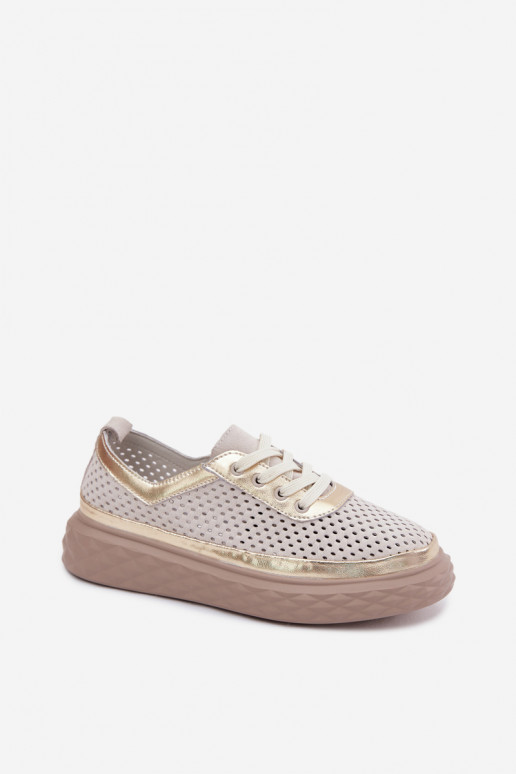 Peau en daim chaussures Féminin avec une plateforme avec des éléments ajourés beige Lessa